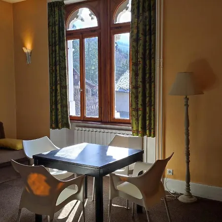 T2 Dans Chateau Avec Piscine Et Sauna - Jausiers, 4 Pers, 35m² - Fr-1-165b-36 *