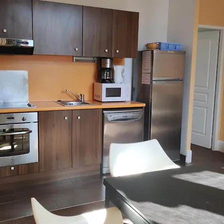 T2 Dans Chateau Avec Piscine Et Sauna - Jausiers, 4 Pers, 35m² - Fr-1-165b-36 Apartment *