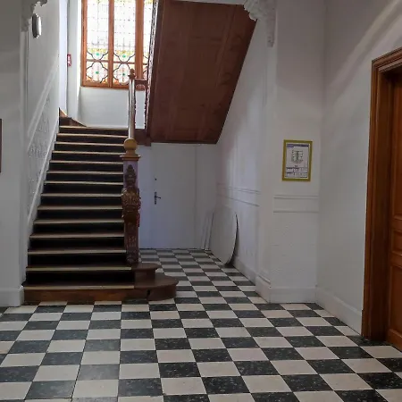 T2 Dans Chateau Avec Piscine Et Sauna - Jausiers, 4 Pers, 35m² - Fr-1-165b-36 Apartment *